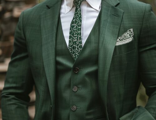 Stilvoll in Grün: Ein Hochzeitsanzug, der beeindruckt